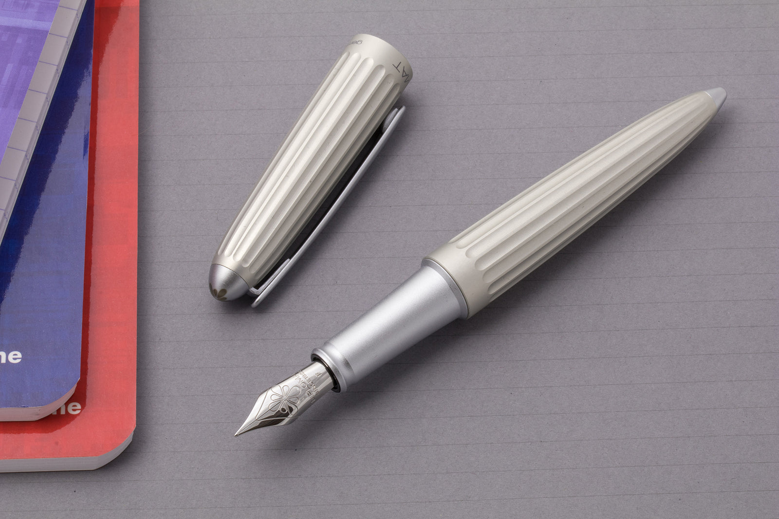 DIPLOMAT, Aero, Matte Silver